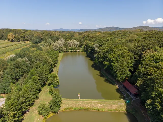 ribolovni kamp naslovna