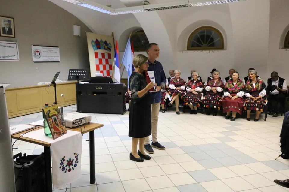Fotografija uz članak „MALOGOSPOJINSKI DANI Pakrac obilježio 30 godina „Prosvjete“ i sjećanje na Slobodana Selenića“