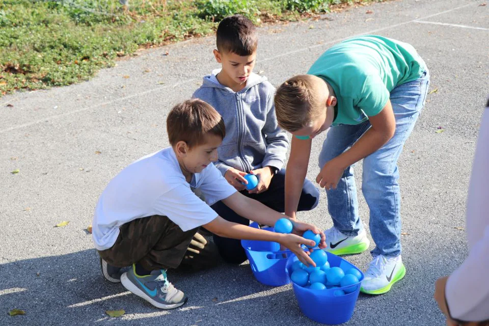 Fotografija uz članak „OŠ BRAĆE RADIĆA PAKRAC "Mobilni STEM laboratorij je došao u našu školu"“
