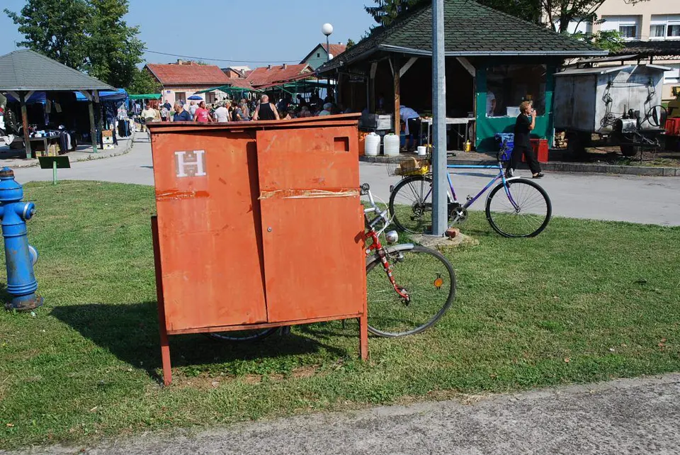 Fotografija uz članak „PAKRAČKA TRŽNICA: Potreban stalak za bicikle“