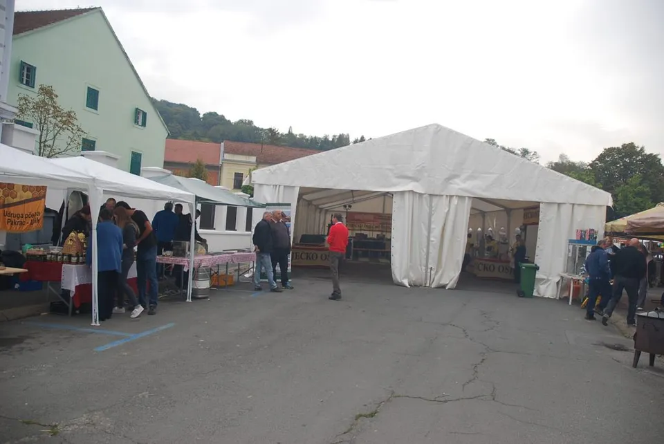 Fotografija uz članak „SREDIŠTE GRADA: Sajam već počeo“