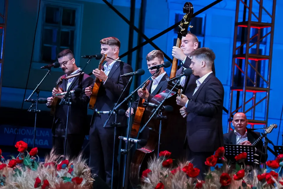 Fotografija uz članak „56. Zlatne žice Slavonije završile najavom sljedećeg festivala“