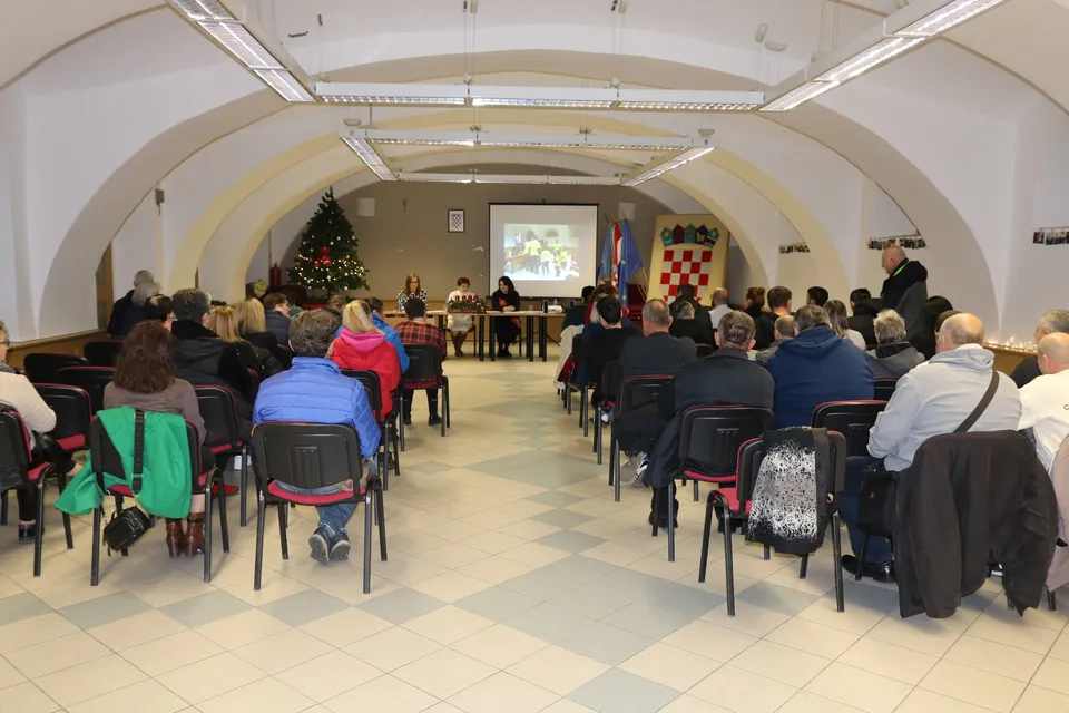 latica publika ledja