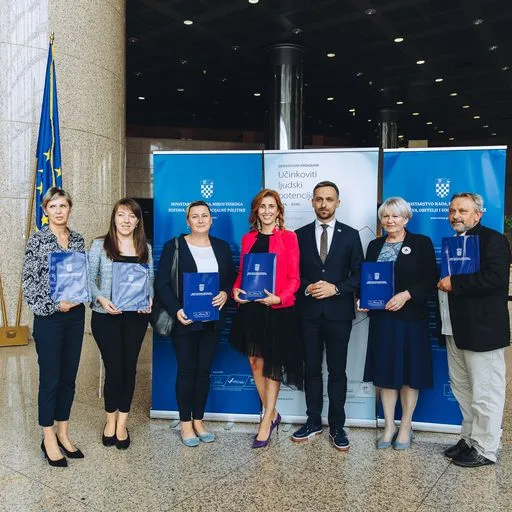 Fotografija uz članak „NASTAVAK PROJEKTA „ZAŽELI“ Uskoro zaposlenje za novih 25 žena“