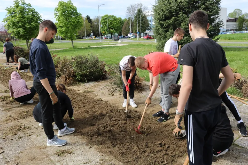 Fotografija uz članak „SREDNJA ŠKOLA PAKRAC Kreativne radionice umjesto klasične nastave“