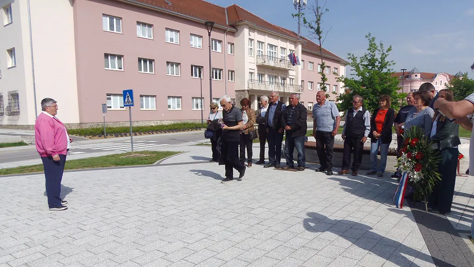 Fotografija uz članak „ANTIFAŠISTI OBILJEŽILI DAN EUROPE I POBJEDE NAD FAŠIZMOM Ideja antifašizma mora se braniti i obraniti“