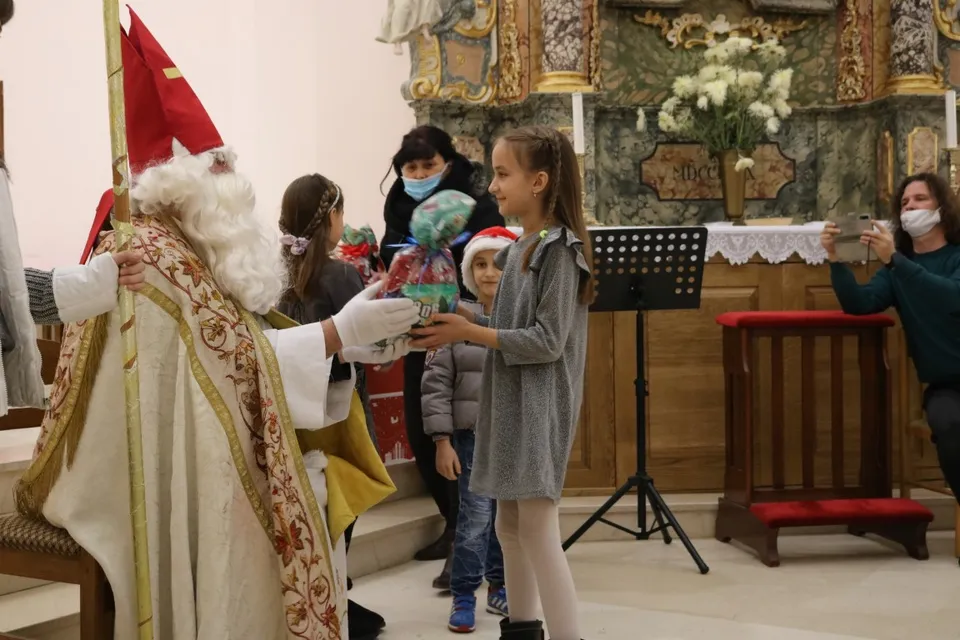Fotografija uz članak „ADVENT U PAKRACU Najmlađi predstavom i koncertom obilježili blagdan sv. Nikole“