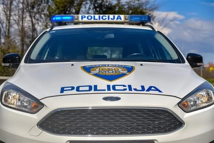 Policija1