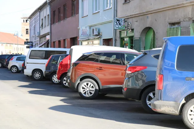 automobili suskova