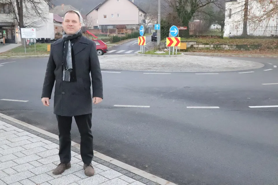 Fotografija uz članak „MARIJAN MALOGORSKI, PROČELNIK UPRAVNOG ODJELA ZA GRADITELJSTVO I KOMUNALNE DJELATNOSTI Teren je najbolji pokazatelj koliko se radi“