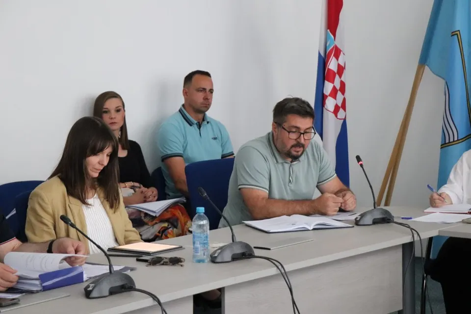 Fotografija uz članak „GRADSKO VIJEĆE Obnova zgrada, budućnost odlagališta i pogrebne usluge obilježile raspravu“