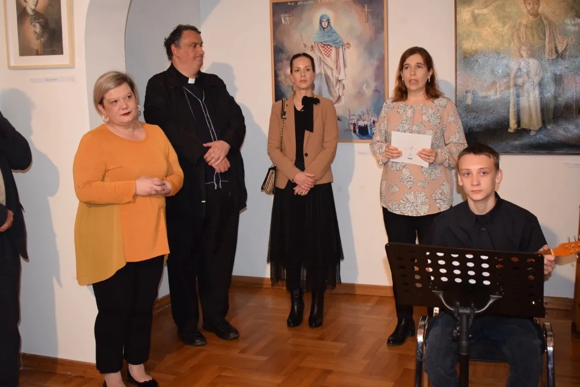 izložba sveci glavna