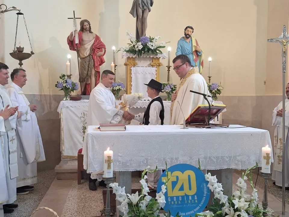 Fotografija uz članak „JUBILEJ ZAJEDNIŠTVA I VJERE Župa sv. Ivana Krstitelja u Badljevini proslavila 120 godina“