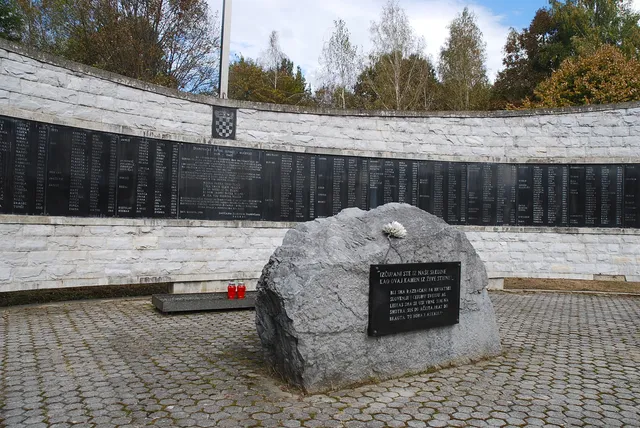 šPANOVICA SPOMENIK