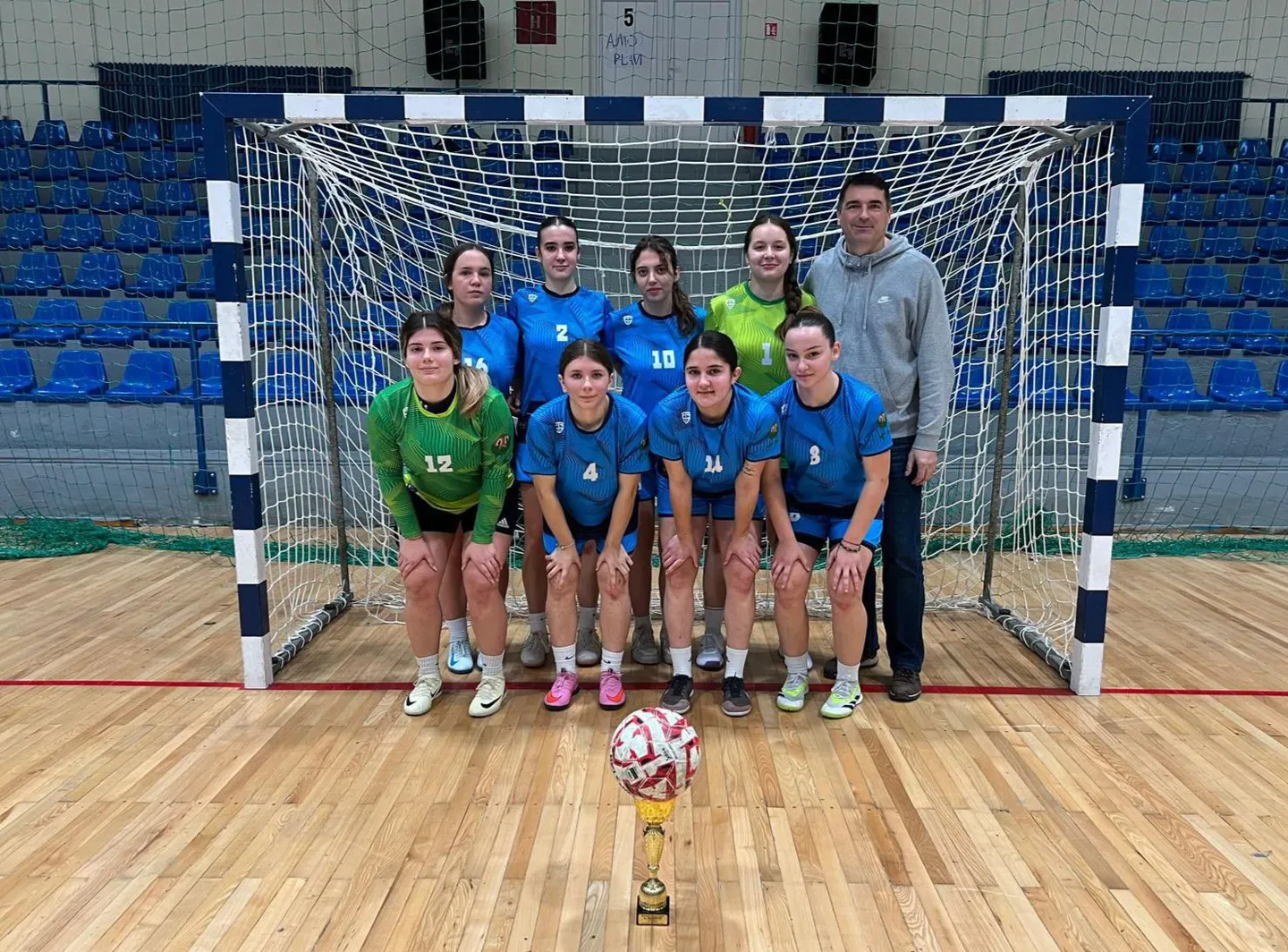 Fotografija uz članak „SREDNJA ŠKOLA PAKRAC Županijske prvakinje u futsalu“