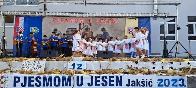 Fotografija uz članak „(PROMO) “Pjesmom u jesen” - tradicijski spektakl i ove godine u Zlatnoj Slavoniji“