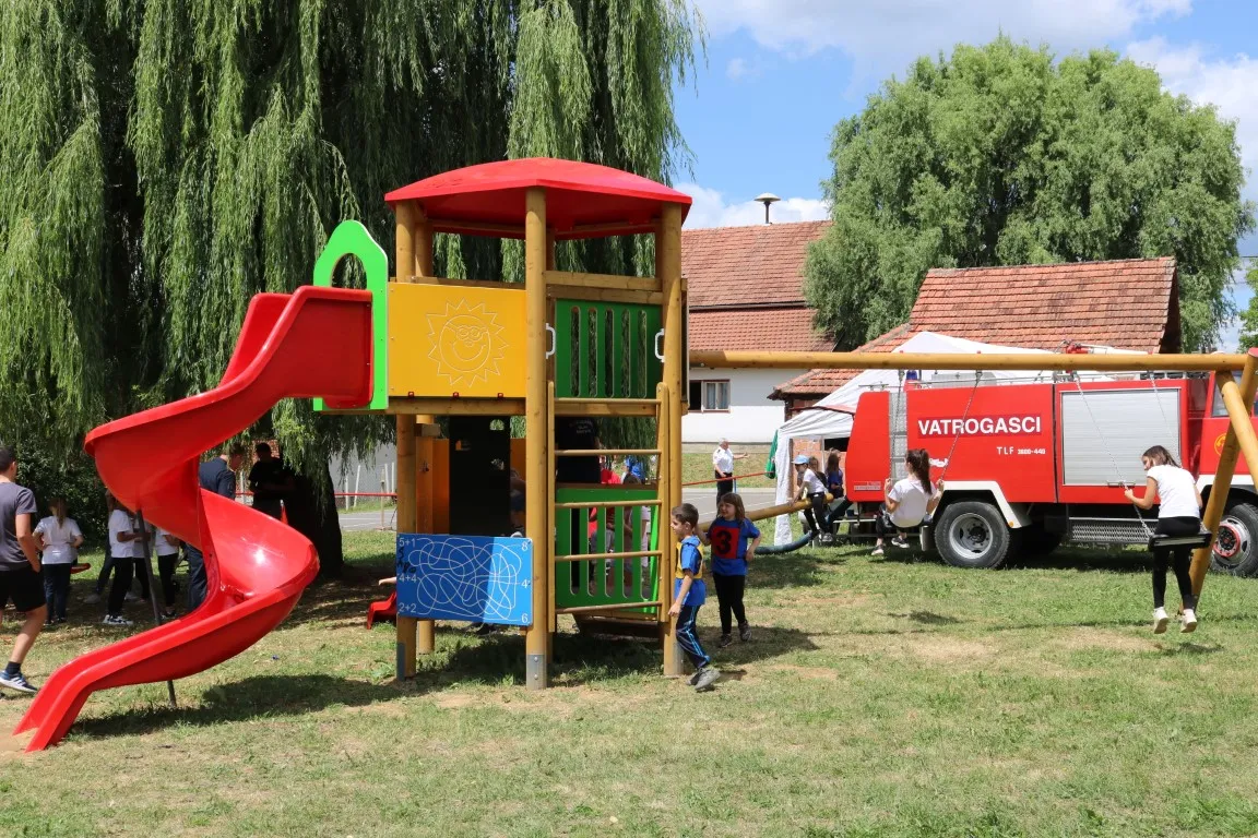 Fotografija uz članak „GRAD PAKRAC U obnovu dječjih igrališta uloženo više od 200.000 kuna“