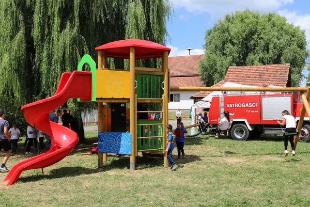 Fotografija uz članak „GRAD PAKRAC U obnovu dječjih igrališta uloženo više od 200.000 kuna“