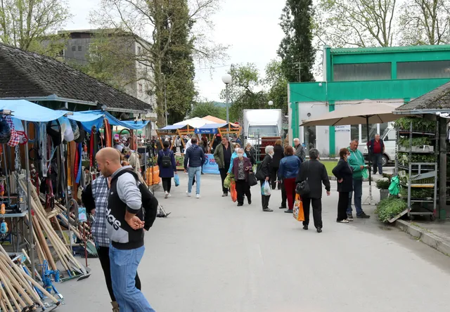 Fotografija uz članak „TRŽNICA PAKRAC Zbog praznika "četvrtak u srijedu"“