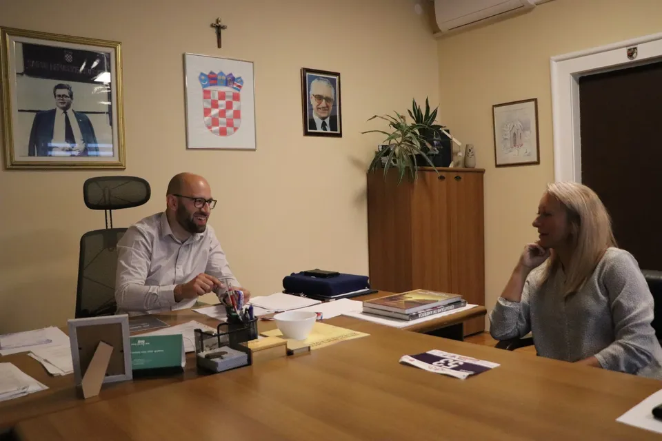 Fotografija uz članak „Brončana s Europskog prvenstva Biljana Vidrić na prijemu kod gradonačelnika Novinca“