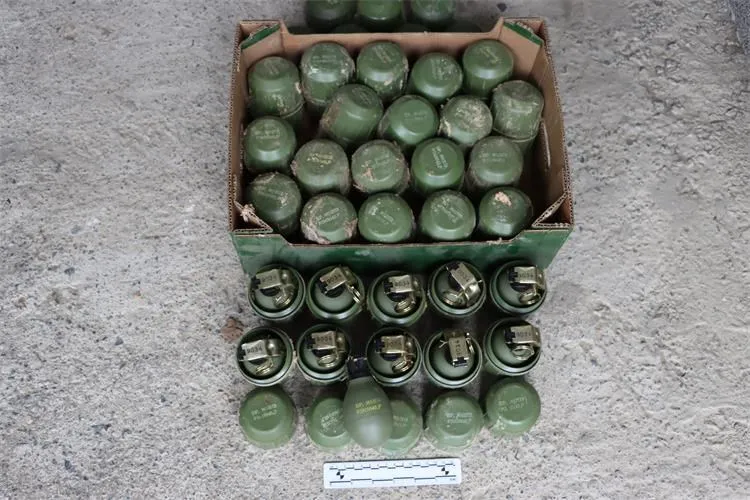 bombe naslovna