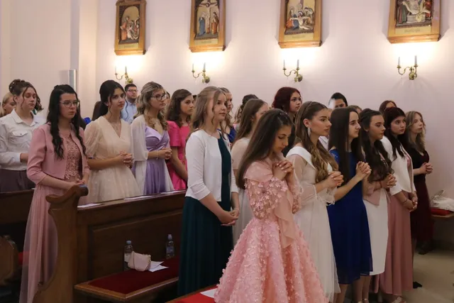 Fotografija uz članak „PAKRAČKA ŽUPA Održano krizmeno slavlje“