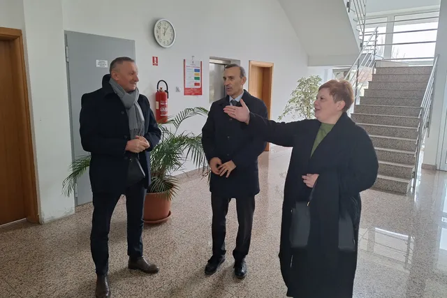 veleposlanik pierobon