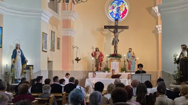 Fotografija uz članak „120. GODINA ŽUPE U BADLJEVINI Večeras paljenje Ivanjskog krijesa, sutra izravni prijenos euharistijskog slavlja“