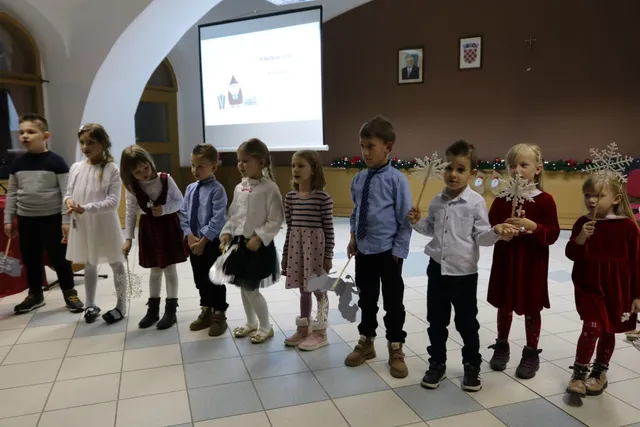 Fotografija uz članak „OGŠ PAKRAC Najmlađi učenici održali koncert povodom sv. Nikole“