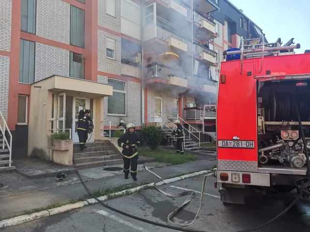 Fotografija uz članak „POŽAR U HEBRANGOVOJ Zbog gustog dima nužna bila evakuacija stanara“