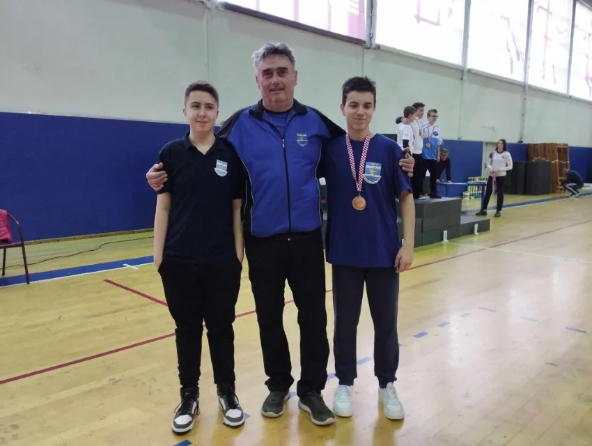 Fotografija uz članak „STRELIČARSKI KLUB KUNA Seniorima su se u osvajanju medalja priključili i kadeti“