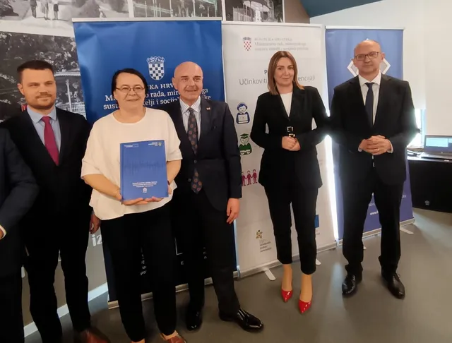 Fotografija uz članak „IZ EUROPSKOG SOCIJALNOG FONDA+ Značajna sredstva za projekte Inkluzije i „Pomoći u kući““