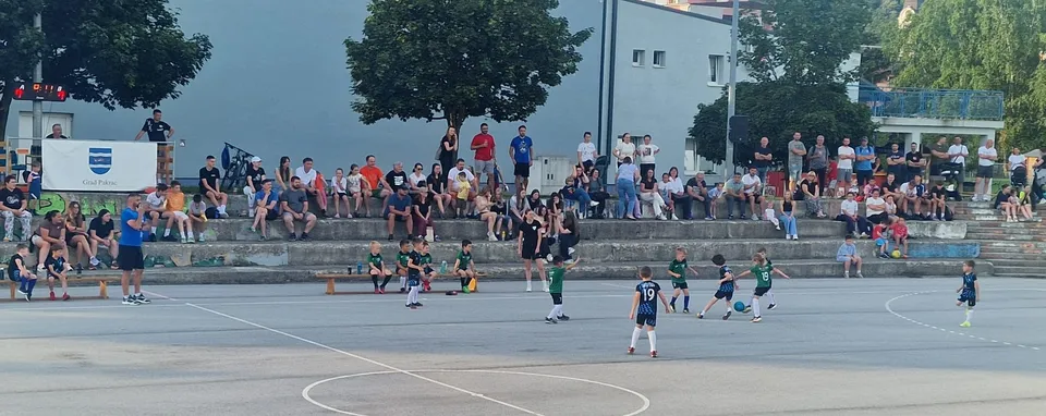 Fotografija uz članak „MALONOGOMETNI TURNIR PAKRAC 2026. Prvi dan rezultatski neizvjesno“