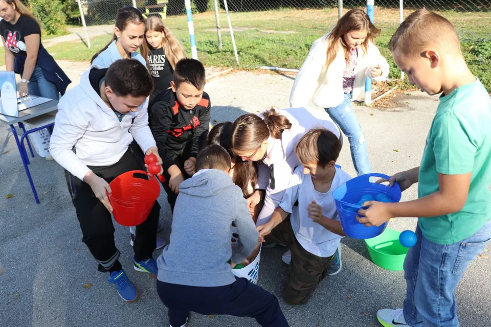 Fotografija uz članak „OŠ BRAĆE RADIĆA PAKRAC "Mobilni STEM laboratorij je došao u našu školu"“