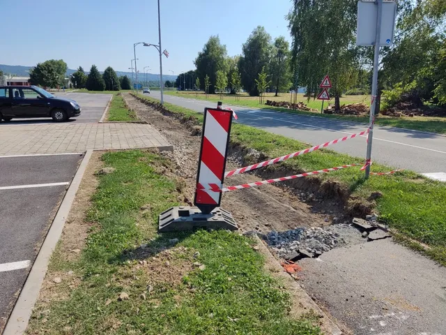 Fotografija uz članak „BOLNIČKA ULICA Sanacija pješačko-biciklističke staze“