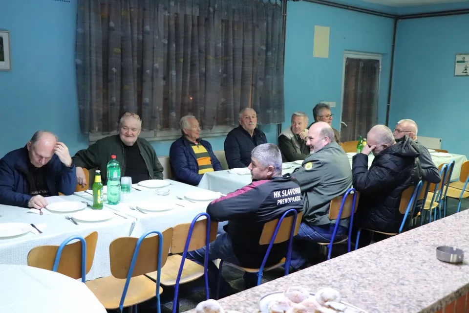 Fotografija uz članak „SKUPŠTINA NK SLAVONIJA PREKOPAKRA S pomlađenom ekipom u budućnost“