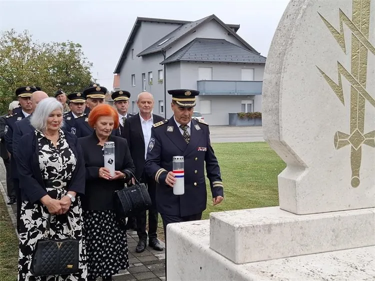 Fotografija uz članak „OBILJEŽEN DAN POLICIJE Šoštarić promaknut u samostalnog policijskog inspektora“