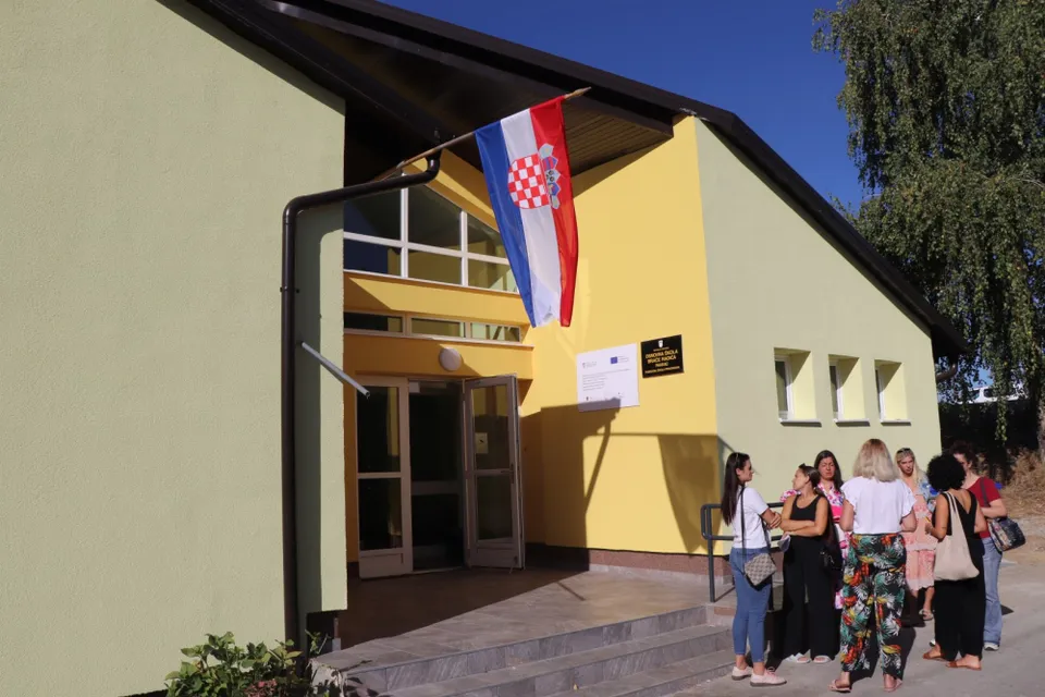 Fotografija uz članak „PRVI DAN ŠKOLE Za 83 prvašića otkucali vrtićki dani“