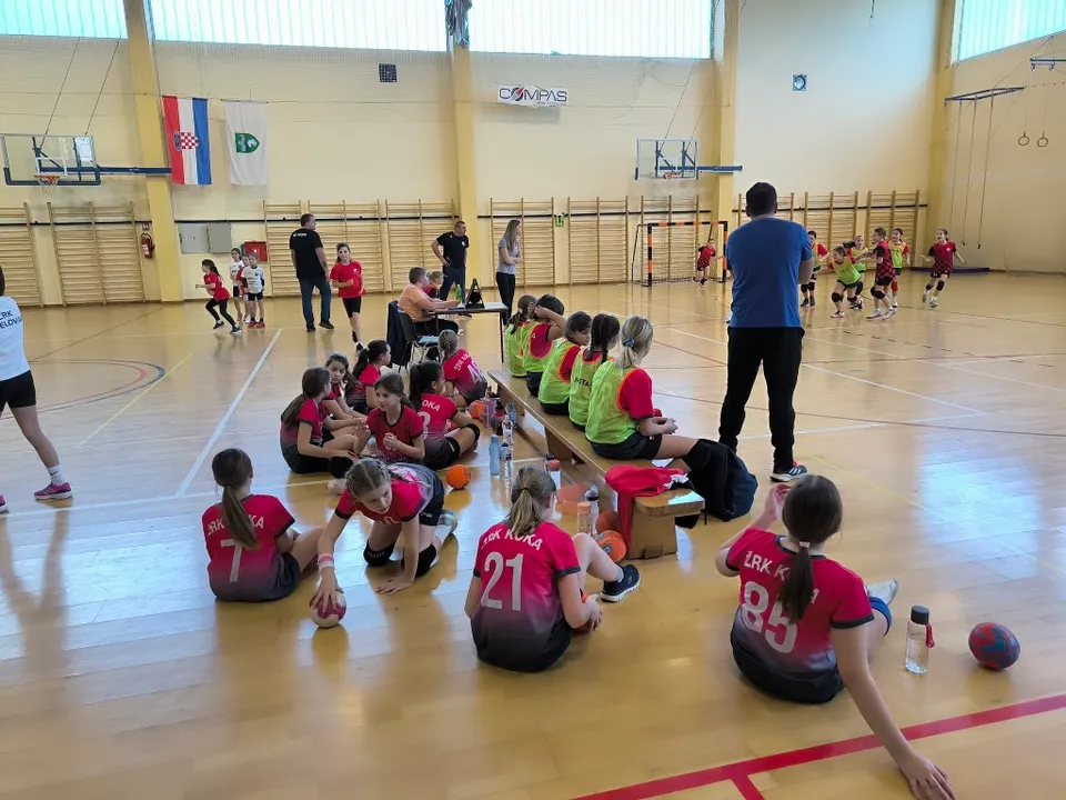 Fotografija uz članak „RUKOMET Poraz seniora u Mikanovcima, minićima plasman u „Ligu prvaka““