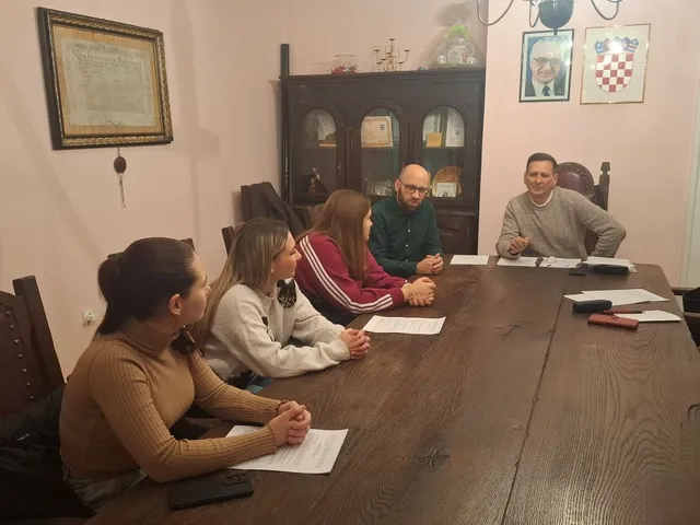 Fotografija uz članak „Konstituiran novi Savjet mladih Grada Pakraca“