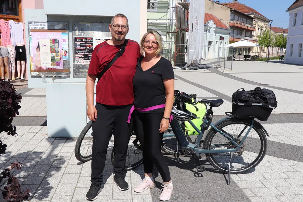 Fotografija uz članak „SVI PUTEVI VODE U PAKRAC Bračni par biciklima došao od Züricha do Pakraca“