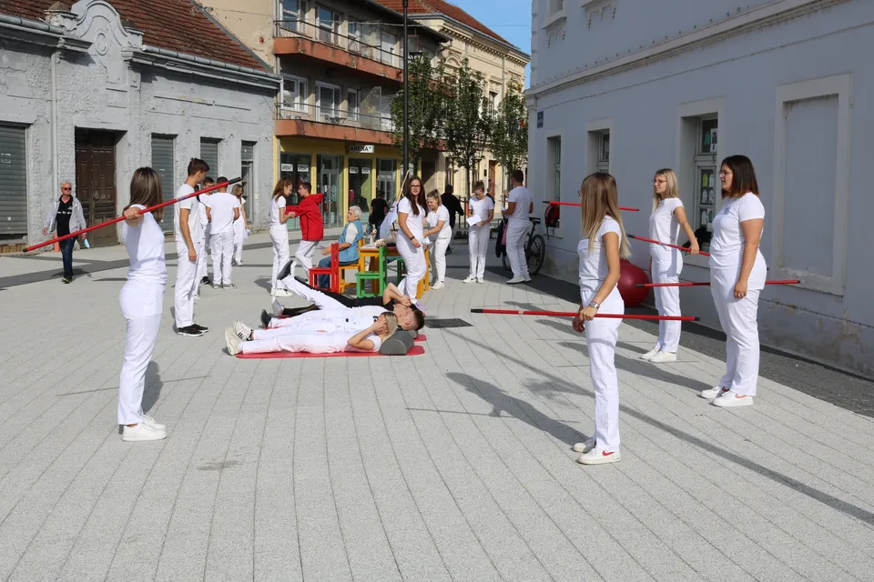Fotografija uz članak „PAKRAČKI FIZIOTERAPEUTSKI TEHNIČARI Mjerenjima i vježbama obilježavaju međunarodni dan“