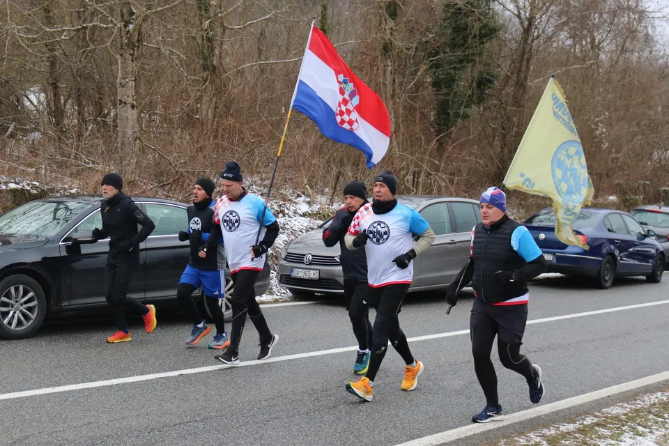 bucje trkaci