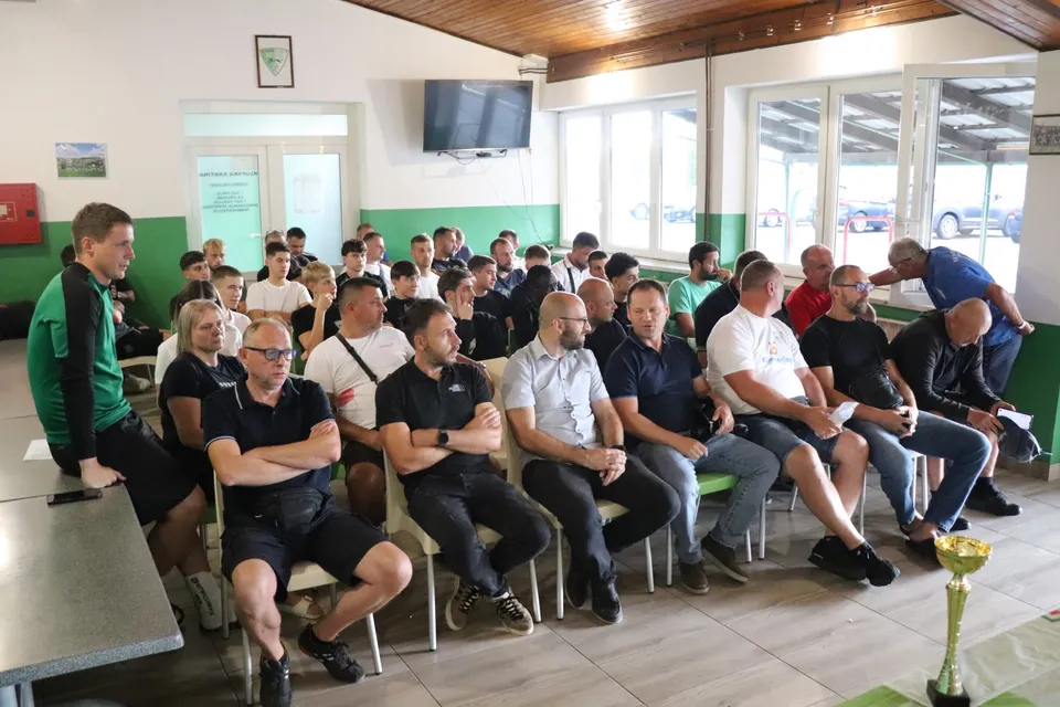 Fotografija uz članak „IZBORNA SKUPŠTINA HAJDUKA Robert Matijašević novi predsjednik“