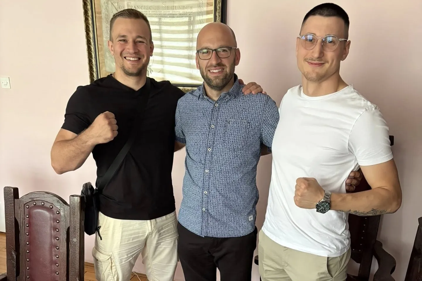 Fotografija uz članak „SJAJNI PAKRAČKI MMA BORCI KOD GRADONAČELNIKA NOVINCA“