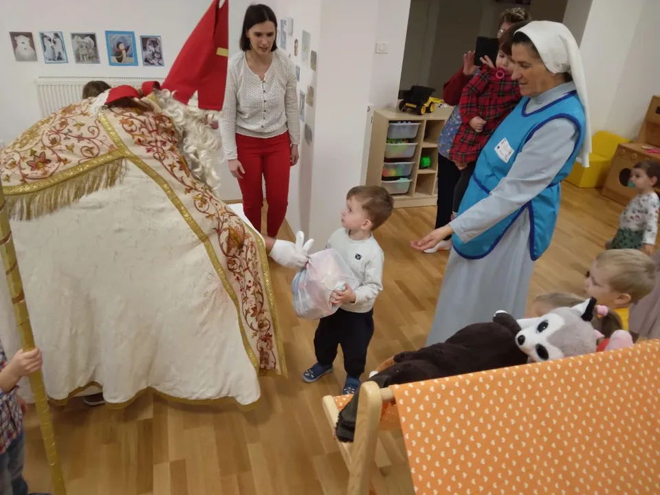 Fotografija uz članak „ADVENT U PAKRACU Najmlađi predstavom i koncertom obilježili blagdan sv. Nikole“