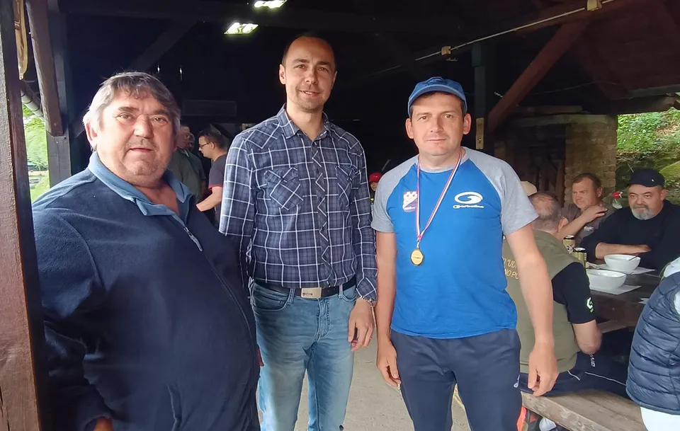 Fotografija uz članak „26. RIBOLOVNI KUP "BLJESAK 2022": Repriza prošlogodišnjeg kupa, ribiči iz Sunje uvjerljivo prvi“