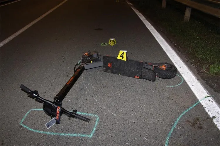 policija romobil