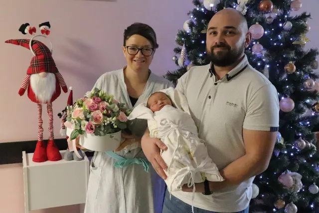 prva beba lota naslovna