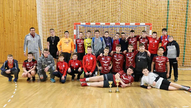 Fotografija uz članak „MLADI SPORTAŠI ZA DAN GRADA Nastupili tenisači i rukometaši“